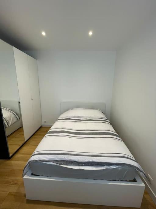 Paris Centre Clamart Hopital Percy Appart 2 Pieces Tres Lumineux Grand Экстерьер фото